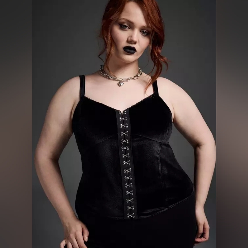 NWT Torrid Nightfall Velvet Hook & Eye Cami in "Deep Black" - 1X
